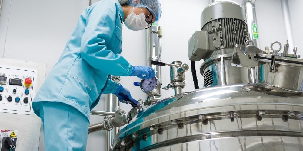 What Hiring a Chemical Manufacturing Service Can Mean for Your Business