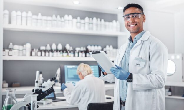4 Reasons Chemists Are in High Demand Right Now